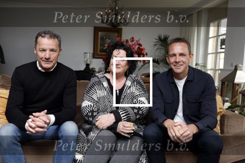 Den Bosch 24 april 2023
John de Bever en partner Kees de Bever kondigen extra concert aan en Caroline v d Plas als gast tijdens hun show in Ahoy. Ze ontvangen de pers in hun nieuwe huis / appartement.