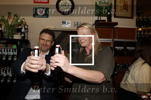 Amsterdam 20 april 2023
Presentatie  van blad de Linda in een cafe in het centrum van Amsterdam waar een bier gepresenteerd wordt. Het bier is in samenwerking met Grolsch. Karin Swerink