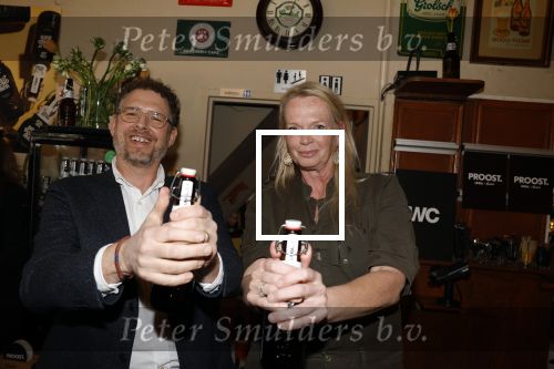 Amsterdam 20 april 2023
Presentatie  van blad de Linda in een cafe in het centrum van Amsterdam waar een bier gepresenteerd wordt. Het bier is in samenwerking met Grolsch. Karin Swerink