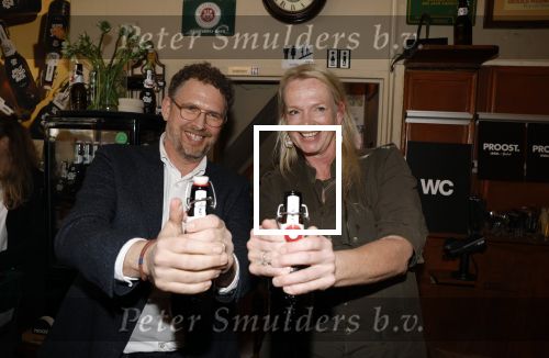 Amsterdam 20 april 2023
Presentatie  van blad de Linda in een cafe in het centrum van Amsterdam waar een bier gepresenteerd wordt. Het bier is in samenwerking met Grolsch. Karin Swerink