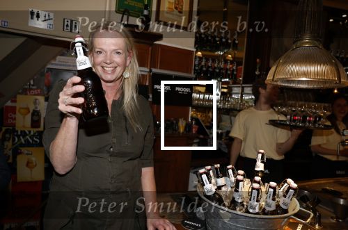 Amsterdam 20 april 2023
Presentatie  van blad de Linda in een cafe in het centrum van Amsterdam waar een bier gepresenteerd wordt. Het bier is in samenwerking met Grolsch. Karin Swerink