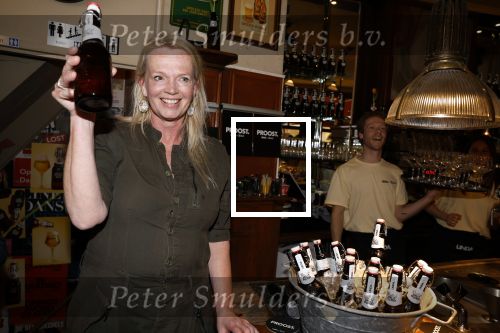 Amsterdam 20 april 2023
Presentatie  van blad de Linda in een cafe in het centrum van Amsterdam waar een bier gepresenteerd wordt. Het bier is in samenwerking met Grolsch. Karin Swerink