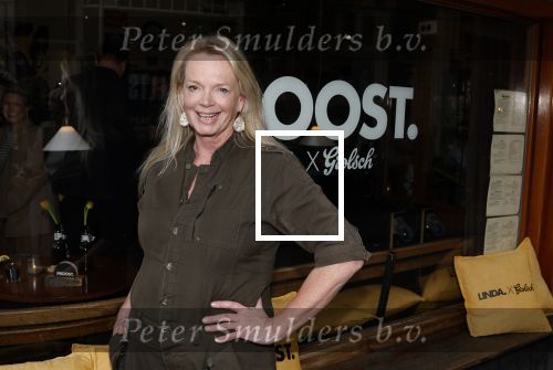 Amsterdam 20 april 2023
Presentatie  van blad de Linda in een cafe in het centrum van Amsterdam waar een bier gepresenteerd wordt. Het bier is in samenwerking met Grolsch. Karin Swerink
