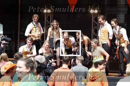 Rotterdam 27 april 2023
Koningsdag 2023 in Rotterdam met aanwezig Koning Willem Alexander, KoninginMaxima ,Prinses Amalia, Prinses Ariane ,Prins Constantijn ,Prinses Laurentien ,Prins Maurits ,Prinses Marilene ,Prins Bernhard ,Prinses Annette ,Prins Floris ,Prinses Aimee ,Prins Pieter Christiaan, en Prinses Anita .
Burgemeester Aboutaleb is de gastheer.
