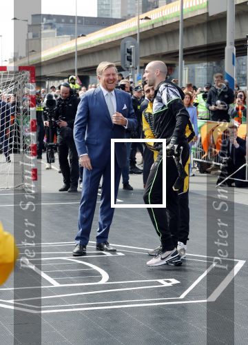 Rotterdam 27 april 2023
Koningsdag 2023 in Rotterdam met aanwezig Koning Willem Alexander, KoninginMaxima ,Prinses Amalia, Prinses Ariane ,Prins Constantijn ,Prinses Laurentien ,Prins Maurits ,Prinses Marilene ,Prins Bernhard ,Prinses Annette ,Prins Floris ,Prinses Aimee ,Prins Pieter Christiaan, en Prinses Anita .
Burgemeester Aboutaleb is de gastheer.  De Royals gaan voetballen bij Touzani