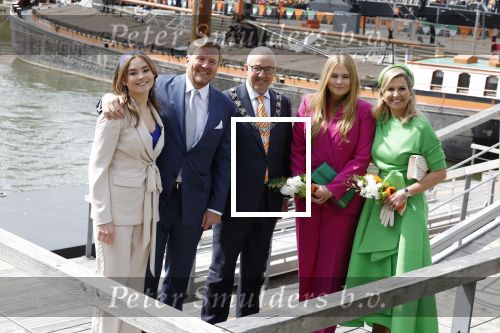 Rotterdam 27 april 2023
Koningsdag 2023 in Rotterdam met aanwezig Koning Willem Alexander, KoninginMaxima ,Prinses Amalia, Prinses Ariane ,Prins Constantijn ,Prinses Laurentien ,Prins Maurits ,Prinses Marilene ,Prins Bernhard ,Prinses Annette ,Prins Floris ,Prinses Aimee ,Prins Pieter Christiaan, en Prinses Anita .
Burgemeester Aboutaleb is de gastheer.