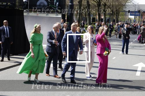 Rotterdam 27 april 2023
Koningsdag 2023 in Rotterdam met aanwezig Koning Willem Alexander, KoninginMaxima ,Prinses Amalia, Prinses Ariane ,Prins Constantijn ,Prinses Laurentien ,Prins Maurits ,Prinses Marilene ,Prins Bernhard ,Prinses Annette ,Prins Floris ,Prinses Aimee ,Prins Pieter Christiaan, en Prinses Anita .
Burgemeester Aboutaleb is de gastheer.