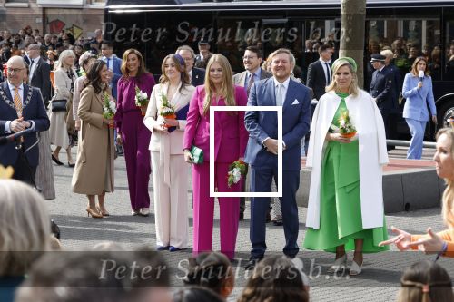 Rotterdam 27 april 2023
Koningsdag 2023 in Rotterdam met aanwezig Koning Willem Alexander, KoninginMaxima ,Prinses Amalia, Prinses Ariane ,Prins Constantijn ,Prinses Laurentien ,Prins Maurits ,Prinses Marilene ,Prins Bernhard ,Prinses Annette ,Prins Floris ,Prinses Aimee ,Prins Pieter Christiaan, en Prinses Anita .
Burgemeester Aboutaleb is de gastheer.