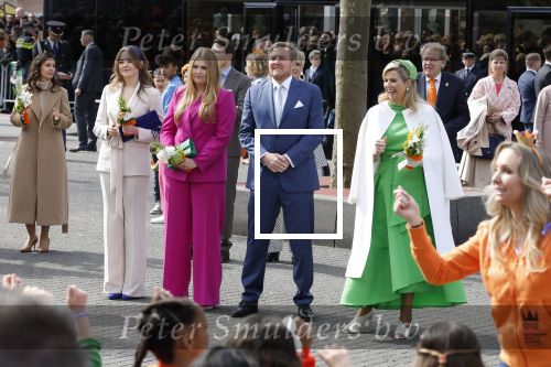Rotterdam 27 april 2023
Koningsdag 2023 in Rotterdam met aanwezig Koning Willem Alexander, KoninginMaxima ,Prinses Amalia, Prinses Ariane ,Prins Constantijn ,Prinses Laurentien ,Prins Maurits ,Prinses Marilene ,Prins Bernhard ,Prinses Annette ,Prins Floris ,Prinses Aimee ,Prins Pieter Christiaan, en Prinses Anita .
Burgemeester Aboutaleb is de gastheer.