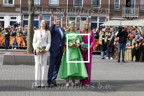 Rotterdam 27 april 2023
Koningsdag 2023 in Rotterdam met aanwezig Koning Willem Alexander, KoninginMaxima ,Prinses Amalia, Prinses Ariane ,Prins Constantijn ,Prinses Laurentien ,Prins Maurits ,Prinses Marilene ,Prins Bernhard ,Prinses Annette ,Prins Floris ,Prinses Aimee ,Prins Pieter Christiaan, en Prinses Anita .
Burgemeester Aboutaleb is de gastheer.