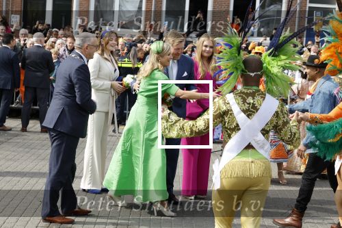 Rotterdam 27 april 2023
Koningsdag 2023 in Rotterdam met aanwezig Koning Willem Alexander, KoninginMaxima ,Prinses Amalia, Prinses Ariane ,Prins Constantijn ,Prinses Laurentien ,Prins Maurits ,Prinses Marilene ,Prins Bernhard ,Prinses Annette ,Prins Floris ,Prinses Aimee ,Prins Pieter Christiaan, en Prinses Anita .
Burgemeester Aboutaleb is de gastheer.