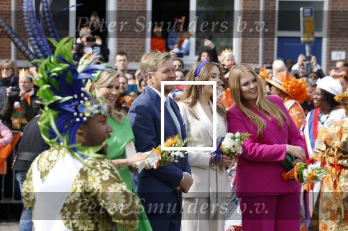 Rotterdam 27 april 2023
Koningsdag 2023 in Rotterdam met aanwezig Koning Willem Alexander, KoninginMaxima ,Prinses Amalia, Prinses Ariane ,Prins Constantijn ,Prinses Laurentien ,Prins Maurits ,Prinses Marilene ,Prins Bernhard ,Prinses Annette ,Prins Floris ,Prinses Aimee ,Prins Pieter Christiaan, en Prinses Anita .
Burgemeester Aboutaleb is de gastheer.