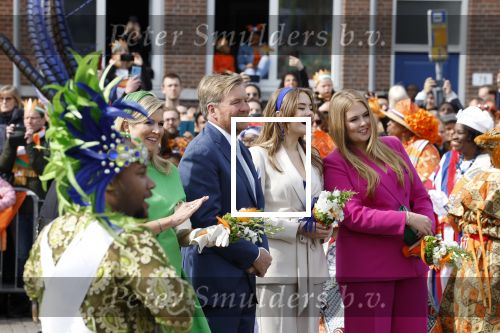 Rotterdam 27 april 2023
Koningsdag 2023 in Rotterdam met aanwezig Koning Willem Alexander, KoninginMaxima ,Prinses Amalia, Prinses Ariane ,Prins Constantijn ,Prinses Laurentien ,Prins Maurits ,Prinses Marilene ,Prins Bernhard ,Prinses Annette ,Prins Floris ,Prinses Aimee ,Prins Pieter Christiaan, en Prinses Anita .
Burgemeester Aboutaleb is de gastheer.