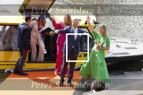 Rotterdam 27 april 2023
Koningsdag 2023 in Rotterdam met aanwezig Koning Willem Alexander, KoninginMaxima ,Prinses Amalia, Prinses Ariane ,Prins Constantijn ,Prinses Laurentien ,Prins Maurits ,Prinses Marilene ,Prins Bernhard ,Prinses Annette ,Prins Floris ,Prinses Aimee ,Prins Pieter Christiaan, en Prinses Anita .
Burgemeester Aboutaleb is de gastheer.