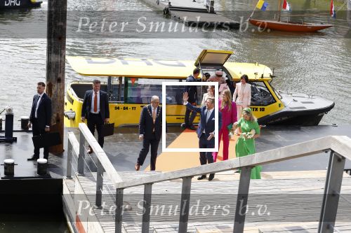 Rotterdam 27 april 2023
Koningsdag 2023 in Rotterdam met aanwezig Koning Willem Alexander, KoninginMaxima ,Prinses Amalia, Prinses Ariane ,Prins Constantijn ,Prinses Laurentien ,Prins Maurits ,Prinses Marilene ,Prins Bernhard ,Prinses Annette ,Prins Floris ,Prinses Aimee ,Prins Pieter Christiaan, en Prinses Anita .
Burgemeester Aboutaleb is de gastheer.