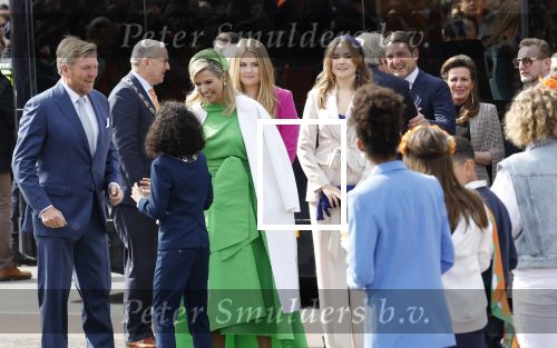 Rotterdam 27 april 2023
Koningsdag 2023 in Rotterdam met aanwezig Koning Willem Alexander, KoninginMaxima ,Prinses Amalia, Prinses Ariane ,Prins Constantijn ,Prinses Laurentien ,Prins Maurits ,Prinses Marilene ,Prins Bernhard ,Prinses Annette ,Prins Floris ,Prinses Aimee ,Prins Pieter Christiaan, en Prinses Anita .
Burgemeester Aboutaleb is de gastheer.