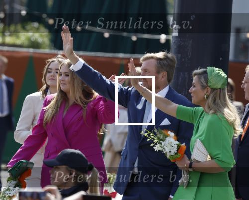 Rotterdam 27 april 2023
Koningsdag 2023 in Rotterdam met aanwezig Koning Willem Alexander, KoninginMaxima ,Prinses Amalia, Prinses Ariane ,Prins Constantijn ,Prinses Laurentien ,Prins Maurits ,Prinses Marilene ,Prins Bernhard ,Prinses Annette ,Prins Floris ,Prinses Aimee ,Prins Pieter Christiaan, en Prinses Anita .
Burgemeester Aboutaleb is de gastheer.