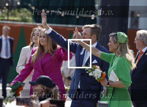 Rotterdam 27 april 2023
Koningsdag 2023 in Rotterdam met aanwezig Koning Willem Alexander, KoninginMaxima ,Prinses Amalia, Prinses Ariane ,Prins Constantijn ,Prinses Laurentien ,Prins Maurits ,Prinses Marilene ,Prins Bernhard ,Prinses Annette ,Prins Floris ,Prinses Aimee ,Prins Pieter Christiaan, en Prinses Anita .
Burgemeester Aboutaleb is de gastheer.