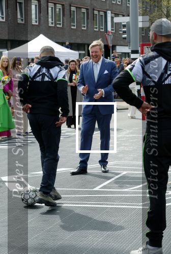 Rotterdam 27 april 2023
Koningsdag 2023 in Rotterdam met aanwezig Koning Willem Alexander, KoninginMaxima ,Prinses Amalia, Prinses Ariane ,Prins Constantijn ,Prinses Laurentien ,Prins Maurits ,Prinses Marilene ,Prins Bernhard ,Prinses Annette ,Prins Floris ,Prinses Aimee ,Prins Pieter Christiaan, en Prinses Anita .
Burgemeester Aboutaleb is de gastheer.  De Royals gaan voetballen bij Touzani