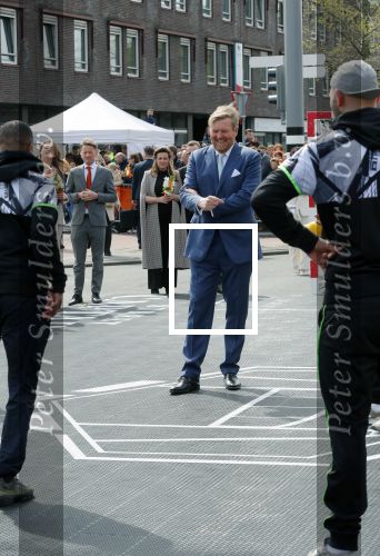 Rotterdam 27 april 2023
Koningsdag 2023 in Rotterdam met aanwezig Koning Willem Alexander, KoninginMaxima ,Prinses Amalia, Prinses Ariane ,Prins Constantijn ,Prinses Laurentien ,Prins Maurits ,Prinses Marilene ,Prins Bernhard ,Prinses Annette ,Prins Floris ,Prinses Aimee ,Prins Pieter Christiaan, en Prinses Anita .
Burgemeester Aboutaleb is de gastheer.  De Royals gaan voetballen bij Touzani