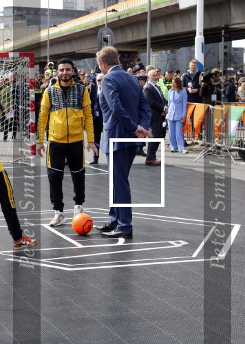 Rotterdam 27 april 2023
Koningsdag 2023 in Rotterdam met aanwezig Koning Willem Alexander, KoninginMaxima ,Prinses Amalia, Prinses Ariane ,Prins Constantijn ,Prinses Laurentien ,Prins Maurits ,Prinses Marilene ,Prins Bernhard ,Prinses Annette ,Prins Floris ,Prinses Aimee ,Prins Pieter Christiaan, en Prinses Anita .
Burgemeester Aboutaleb is de gastheer.  De Royals gaan voetballen bij Touzani