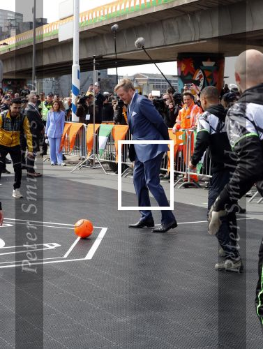 Rotterdam 27 april 2023
Koningsdag 2023 in Rotterdam met aanwezig Koning Willem Alexander, KoninginMaxima ,Prinses Amalia, Prinses Ariane ,Prins Constantijn ,Prinses Laurentien ,Prins Maurits ,Prinses Marilene ,Prins Bernhard ,Prinses Annette ,Prins Floris ,Prinses Aimee ,Prins Pieter Christiaan, en Prinses Anita .
Burgemeester Aboutaleb is de gastheer.  De Royals gaan voetballen bij Touzani