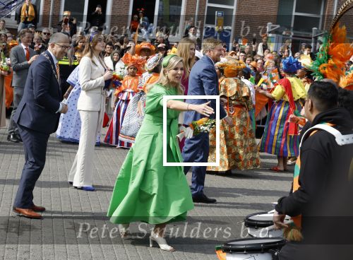 Rotterdam 27 april 2023
Koningsdag 2023 in Rotterdam met aanwezig Koning Willem Alexander, KoninginMaxima ,Prinses Amalia, Prinses Ariane ,Prins Constantijn ,Prinses Laurentien ,Prins Maurits ,Prinses Marilene ,Prins Bernhard ,Prinses Annette ,Prins Floris ,Prinses Aimee ,Prins Pieter Christiaan, en Prinses Anita .
Burgemeester Aboutaleb is de gastheer.