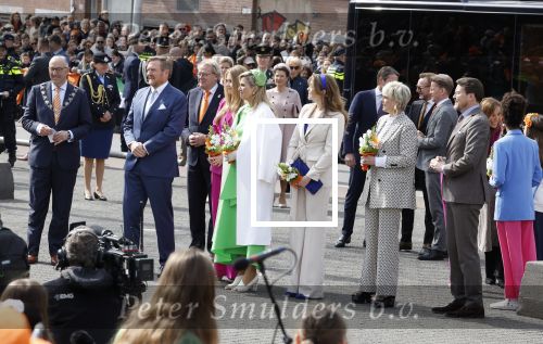 Rotterdam 27 april 2023
Koningsdag 2023 in Rotterdam met aanwezig Koning Willem Alexander, KoninginMaxima ,Prinses Amalia, Prinses Ariane ,Prins Constantijn ,Prinses Laurentien ,Prins Maurits ,Prinses Marilene ,Prins Bernhard ,Prinses Annette ,Prins Floris ,Prinses Aimee ,Prins Pieter Christiaan, en Prinses Anita .
Burgemeester Aboutaleb is de gastheer.