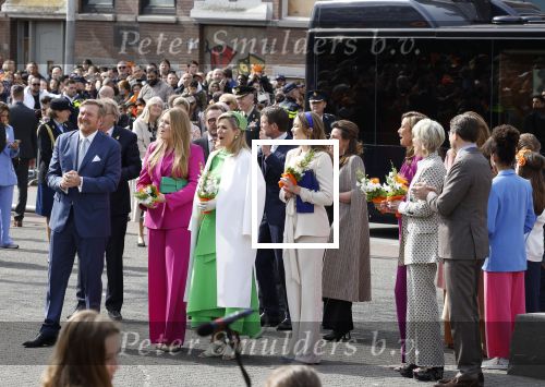 Rotterdam 27 april 2023
Koningsdag 2023 in Rotterdam met aanwezig Koning Willem Alexander, KoninginMaxima ,Prinses Amalia, Prinses Ariane ,Prins Constantijn ,Prinses Laurentien ,Prins Maurits ,Prinses Marilene ,Prins Bernhard ,Prinses Annette ,Prins Floris ,Prinses Aimee ,Prins Pieter Christiaan, en Prinses Anita .
Burgemeester Aboutaleb is de gastheer.
