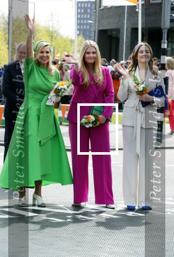 Rotterdam 27 april 2023
Koningsdag 2023 in Rotterdam met aanwezig Koning Willem Alexander, KoninginMaxima ,Prinses Amalia, Prinses Ariane ,Prins Constantijn ,Prinses Laurentien ,Prins Maurits ,Prinses Marilene ,Prins Bernhard ,Prinses Annette ,Prins Floris ,Prinses Aimee ,Prins Pieter Christiaan, en Prinses Anita .
Burgemeester Aboutaleb is de gastheer.  De Royals gaan voetballen bij Touzani