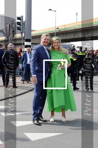 Rotterdam 27 april 2023
Koningsdag 2023 in Rotterdam met aanwezig Koning Willem Alexander, KoninginMaxima ,Prinses Amalia, Prinses Ariane ,Prins Constantijn ,Prinses Laurentien ,Prins Maurits ,Prinses Marilene ,Prins Bernhard ,Prinses Annette ,Prins Floris ,Prinses Aimee ,Prins Pieter Christiaan, en Prinses Anita .
Burgemeester Aboutaleb is de gastheer.  De Royals gaan voetballen bij Touzani
