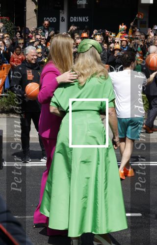 Rotterdam 27 april 2023
Koningsdag 2023 in Rotterdam met aanwezig Koning Willem Alexander, KoninginMaxima ,Prinses Amalia, Prinses Ariane ,Prins Constantijn ,Prinses Laurentien ,Prins Maurits ,Prinses Marilene ,Prins Bernhard ,Prinses Annette ,Prins Floris ,Prinses Aimee ,Prins Pieter Christiaan, en Prinses Anita .
Burgemeester Aboutaleb is de gastheer.