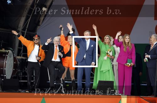 Rotterdam 27 april 2023
Koningsdag 2023 in Rotterdam met aanwezig Koning Willem Alexander, KoninginMaxima ,Prinses Amalia, Prinses Ariane ,Prins Constantijn ,Prinses Laurentien ,Prins Maurits ,Prinses Marilene ,Prins Bernhard ,Prinses Annette ,Prins Floris ,Prinses Aimee ,Prins Pieter Christiaan, en Prinses Anita .
Burgemeester Aboutaleb is de gastheer. Optreden van Lee Towers Davina Michelle en Ronnie Flex.