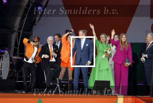 Rotterdam 27 april 2023
Koningsdag 2023 in Rotterdam met aanwezig Koning Willem Alexander, KoninginMaxima ,Prinses Amalia, Prinses Ariane ,Prins Constantijn ,Prinses Laurentien ,Prins Maurits ,Prinses Marilene ,Prins Bernhard ,Prinses Annette ,Prins Floris ,Prinses Aimee ,Prins Pieter Christiaan, en Prinses Anita .
Burgemeester Aboutaleb is de gastheer. Optreden van Lee Towers Davina Michelle en Ronnie Flex.