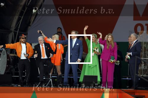 Rotterdam 27 april 2023
Koningsdag 2023 in Rotterdam met aanwezig Koning Willem Alexander, KoninginMaxima ,Prinses Amalia, Prinses Ariane ,Prins Constantijn ,Prinses Laurentien ,Prins Maurits ,Prinses Marilene ,Prins Bernhard ,Prinses Annette ,Prins Floris ,Prinses Aimee ,Prins Pieter Christiaan, en Prinses Anita .
Burgemeester Aboutaleb is de gastheer. Optreden van Lee Towers Davina Michelle en Ronnie Flex.