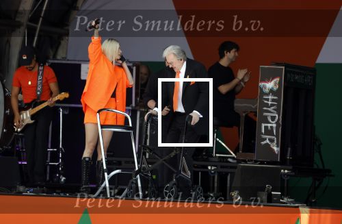 Rotterdam 27 april 2023
Koningsdag 2023 in Rotterdam met aanwezig Koning Willem Alexander, KoninginMaxima ,Prinses Amalia, Prinses Ariane ,Prins Constantijn ,Prinses Laurentien ,Prins Maurits ,Prinses Marilene ,Prins Bernhard ,Prinses Annette ,Prins Floris ,Prinses Aimee ,Prins Pieter Christiaan, en Prinses Anita .
Burgemeester Aboutaleb is de gastheer. Optreden van Lee Towers Davina Michelle en Ronnie Flex.