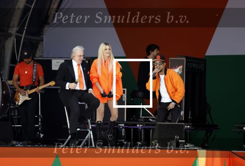Rotterdam 27 april 2023
Koningsdag 2023 in Rotterdam met aanwezig Koning Willem Alexander, KoninginMaxima ,Prinses Amalia, Prinses Ariane ,Prins Constantijn ,Prinses Laurentien ,Prins Maurits ,Prinses Marilene ,Prins Bernhard ,Prinses Annette ,Prins Floris ,Prinses Aimee ,Prins Pieter Christiaan, en Prinses Anita .
Burgemeester Aboutaleb is de gastheer. Optreden van Lee Towers Davina Michelle en Ronnie Flex.