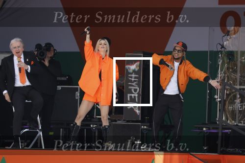 Rotterdam 27 april 2023
Koningsdag 2023 in Rotterdam met aanwezig Koning Willem Alexander, KoninginMaxima ,Prinses Amalia, Prinses Ariane ,Prins Constantijn ,Prinses Laurentien ,Prins Maurits ,Prinses Marilene ,Prins Bernhard ,Prinses Annette ,Prins Floris ,Prinses Aimee ,Prins Pieter Christiaan, en Prinses Anita .
Burgemeester Aboutaleb is de gastheer. Optreden van Lee Towers Davina Michelle en Ronnie Flex.