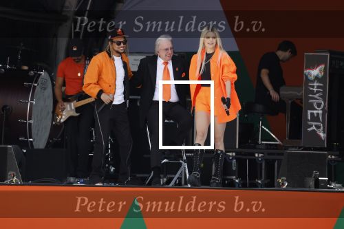 Rotterdam 27 april 2023
Koningsdag 2023 in Rotterdam met aanwezig Koning Willem Alexander, KoninginMaxima ,Prinses Amalia, Prinses Ariane ,Prins Constantijn ,Prinses Laurentien ,Prins Maurits ,Prinses Marilene ,Prins Bernhard ,Prinses Annette ,Prins Floris ,Prinses Aimee ,Prins Pieter Christiaan, en Prinses Anita .
Burgemeester Aboutaleb is de gastheer. Optreden van Lee Towers Davina Michelle en Ronnie Flex.