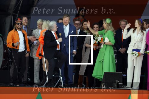 Rotterdam 27 april 2023
Koningsdag 2023 in Rotterdam met aanwezig Koning Willem Alexander, KoninginMaxima ,Prinses Amalia, Prinses Ariane ,Prins Constantijn ,Prinses Laurentien ,Prins Maurits ,Prinses Marilene ,Prins Bernhard ,Prinses Annette ,Prins Floris ,Prinses Aimee ,Prins Pieter Christiaan, en Prinses Anita .
Burgemeester Aboutaleb is de gastheer. Optreden van Lee Towers Davina Michelle en Ronnie Flex.