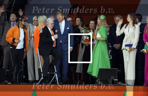 Rotterdam 27 april 2023
Koningsdag 2023 in Rotterdam met aanwezig Koning Willem Alexander, KoninginMaxima ,Prinses Amalia, Prinses Ariane ,Prins Constantijn ,Prinses Laurentien ,Prins Maurits ,Prinses Marilene ,Prins Bernhard ,Prinses Annette ,Prins Floris ,Prinses Aimee ,Prins Pieter Christiaan, en Prinses Anita .
Burgemeester Aboutaleb is de gastheer. Optreden van Lee Towers Davina Michelle en Ronnie Flex.
