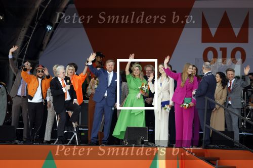 Rotterdam 27 april 2023
Koningsdag 2023 in Rotterdam met aanwezig Koning Willem Alexander, KoninginMaxima ,Prinses Amalia, Prinses Ariane ,Prins Constantijn ,Prinses Laurentien ,Prins Maurits ,Prinses Marilene ,Prins Bernhard ,Prinses Annette ,Prins Floris ,Prinses Aimee ,Prins Pieter Christiaan, en Prinses Anita .
Burgemeester Aboutaleb is de gastheer. Optreden van Lee Towers Davina Michelle en Ronnie Flex.