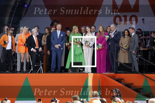 Rotterdam 27 april 2023
Koningsdag 2023 in Rotterdam met aanwezig Koning Willem Alexander, KoninginMaxima ,Prinses Amalia, Prinses Ariane ,Prins Constantijn ,Prinses Laurentien ,Prins Maurits ,Prinses Marilene ,Prins Bernhard ,Prinses Annette ,Prins Floris ,Prinses Aimee ,Prins Pieter Christiaan, en Prinses Anita .
Burgemeester Aboutaleb is de gastheer. Optreden van Lee Towers Davina Michelle en Ronnie Flex.