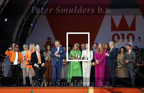 Rotterdam 27 april 2023
Koningsdag 2023 in Rotterdam met aanwezig Koning Willem Alexander, KoninginMaxima ,Prinses Amalia, Prinses Ariane ,Prins Constantijn ,Prinses Laurentien ,Prins Maurits ,Prinses Marilene ,Prins Bernhard ,Prinses Annette ,Prins Floris ,Prinses Aimee ,Prins Pieter Christiaan, en Prinses Anita .
Burgemeester Aboutaleb is de gastheer. Optreden van Lee Towers Davina Michelle en Ronnie Flex.
