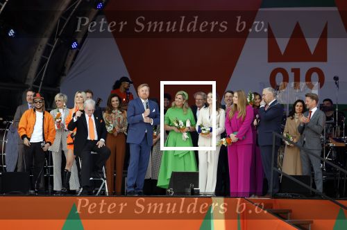 Rotterdam 27 april 2023
Koningsdag 2023 in Rotterdam met aanwezig Koning Willem Alexander, KoninginMaxima ,Prinses Amalia, Prinses Ariane ,Prins Constantijn ,Prinses Laurentien ,Prins Maurits ,Prinses Marilene ,Prins Bernhard ,Prinses Annette ,Prins Floris ,Prinses Aimee ,Prins Pieter Christiaan, en Prinses Anita .
Burgemeester Aboutaleb is de gastheer. Optreden van Lee Towers Davina Michelle en Ronnie Flex.