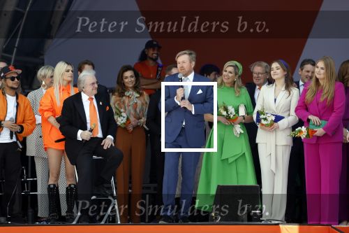 Rotterdam 27 april 2023
Koningsdag 2023 in Rotterdam met aanwezig Koning Willem Alexander, KoninginMaxima ,Prinses Amalia, Prinses Ariane ,Prins Constantijn ,Prinses Laurentien ,Prins Maurits ,Prinses Marilene ,Prins Bernhard ,Prinses Annette ,Prins Floris ,Prinses Aimee ,Prins Pieter Christiaan, en Prinses Anita .
Burgemeester Aboutaleb is de gastheer. Optreden van Lee Towers Davina Michelle en Ronnie Flex.