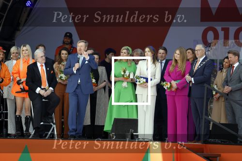 Rotterdam 27 april 2023
Koningsdag 2023 in Rotterdam met aanwezig Koning Willem Alexander, KoninginMaxima ,Prinses Amalia, Prinses Ariane ,Prins Constantijn ,Prinses Laurentien ,Prins Maurits ,Prinses Marilene ,Prins Bernhard ,Prinses Annette ,Prins Floris ,Prinses Aimee ,Prins Pieter Christiaan, en Prinses Anita .
Burgemeester Aboutaleb is de gastheer. Optreden van Lee Towers Davina Michelle en Ronnie Flex.