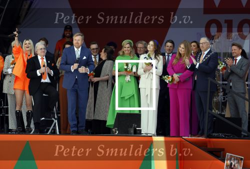 Rotterdam 27 april 2023
Koningsdag 2023 in Rotterdam met aanwezig Koning Willem Alexander, KoninginMaxima ,Prinses Amalia, Prinses Ariane ,Prins Constantijn ,Prinses Laurentien ,Prins Maurits ,Prinses Marilene ,Prins Bernhard ,Prinses Annette ,Prins Floris ,Prinses Aimee ,Prins Pieter Christiaan, en Prinses Anita .
Burgemeester Aboutaleb is de gastheer. Optreden van Lee Towers Davina Michelle en Ronnie Flex.