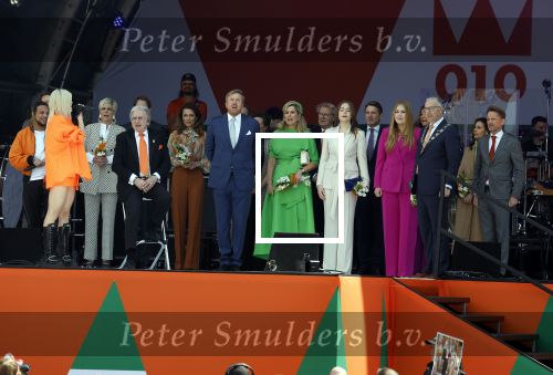 Rotterdam 27 april 2023
Koningsdag 2023 in Rotterdam met aanwezig Koning Willem Alexander, KoninginMaxima ,Prinses Amalia, Prinses Ariane ,Prins Constantijn ,Prinses Laurentien ,Prins Maurits ,Prinses Marilene ,Prins Bernhard ,Prinses Annette ,Prins Floris ,Prinses Aimee ,Prins Pieter Christiaan, en Prinses Anita .
Burgemeester Aboutaleb is de gastheer. Optreden van Lee Towers Davina Michelle en Ronnie Flex.