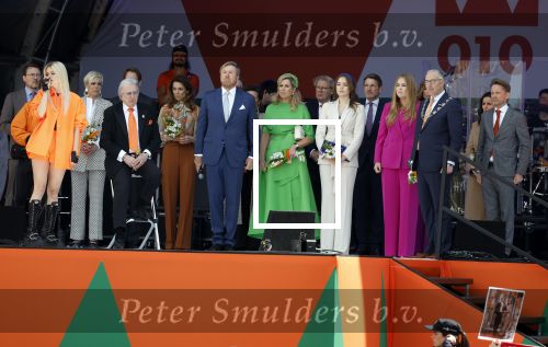 Rotterdam 27 april 2023
Koningsdag 2023 in Rotterdam met aanwezig Koning Willem Alexander, KoninginMaxima ,Prinses Amalia, Prinses Ariane ,Prins Constantijn ,Prinses Laurentien ,Prins Maurits ,Prinses Marilene ,Prins Bernhard ,Prinses Annette ,Prins Floris ,Prinses Aimee ,Prins Pieter Christiaan, en Prinses Anita .
Burgemeester Aboutaleb is de gastheer. Optreden van Lee Towers Davina Michelle en Ronnie Flex.